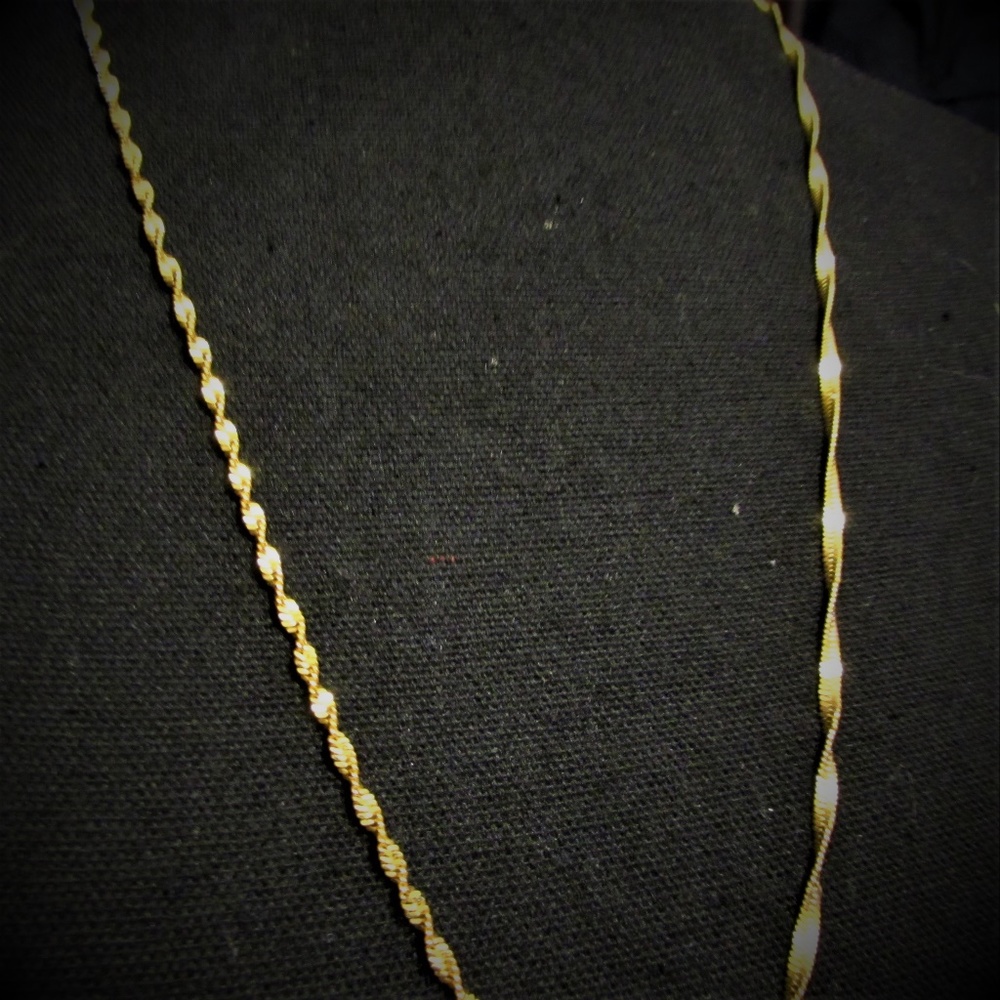 Two Gold Plated Necklaces - Picture 5 of 5